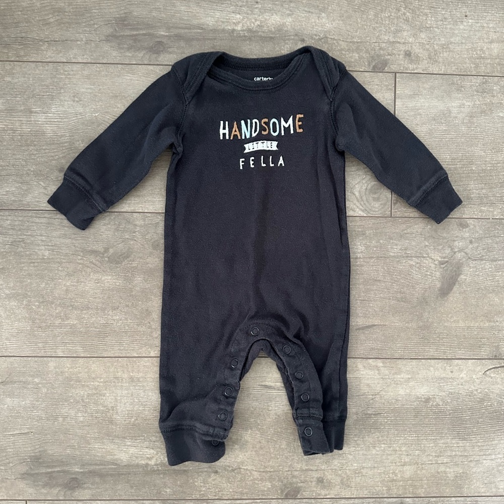Carter’s baby boy handsome fella jumper jumpsuit size 3 months 
Guc
Bin HH